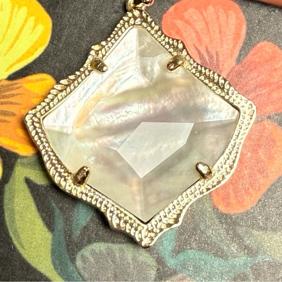 Kendra Scott Kirsten Drop Earrings Gold Mother of Pearl Statement Dangle - Picture 4 of 4